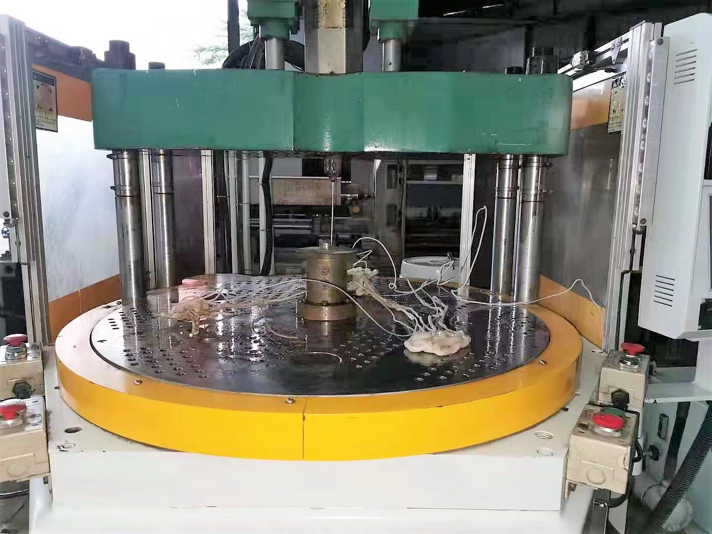 Taiwan Multitech 55t used Vertical Injection Molding Machine - China ...