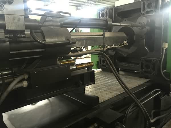 Ordinary Discount
Donghua 320t (variable pump) used Injection Molding Machine Wholesale to Malawi detail pictures