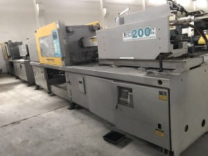 LG 200t LGH200N Usata Machine per stampà ad iniezione plastica