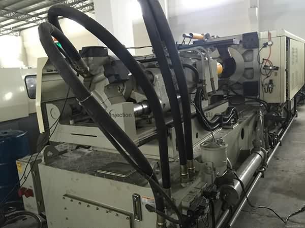 Low price for
Chuan Lih Fa CLF-400t used Injection Molding Machine for Canada Manufacturer detail pictures