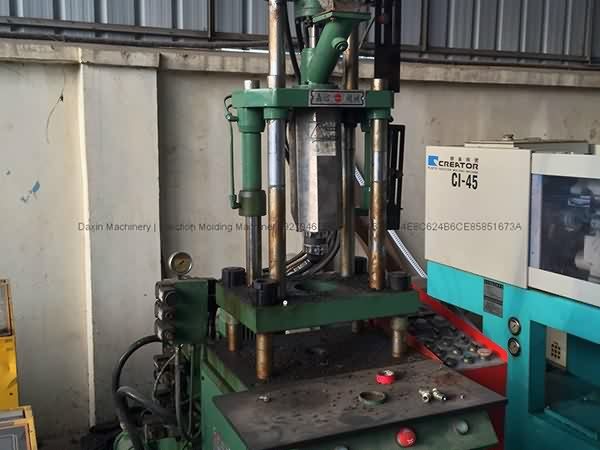 Discount Price
Kinki 25t used Vertical Injection Molding Machine to Iran Factories detail pictures