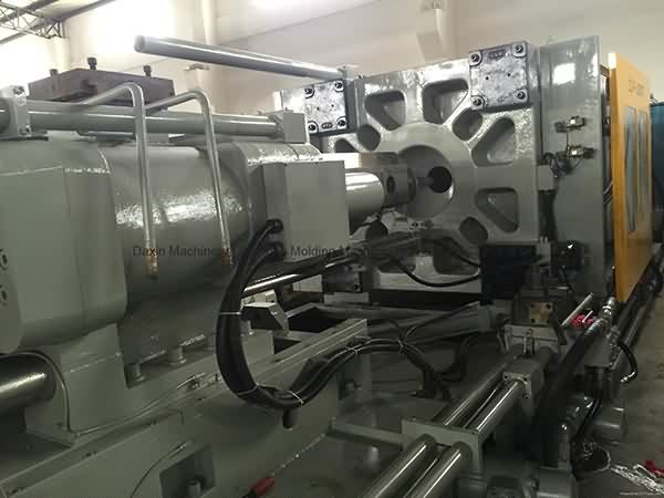 Special Design for
Chuan Lih Fa CLF-1000T used Injection Molding Machine for Bahamas Manufacturer detail pictures