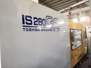 Toshiba 280t IS280GS (V21 Control) kasutatud plastist survevalu vormimismasin.