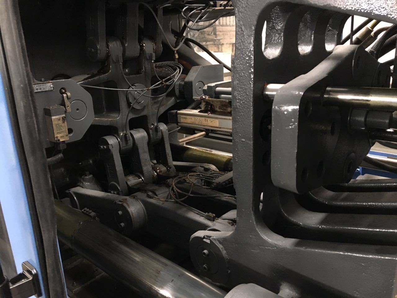 OEM Manufacturer
Haitian 200t (servo) used Injection Molding Machine Wholesale to Haiti detail pictures