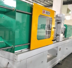 Taiwan Chenhsong Supermaster 250t (SM250) used Injection Molding Machine