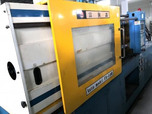 Fu Chun Shin (FCS) 140t Duha ka kolor nga kolor sa kolor nga gigamit ang Injection Molding Machine