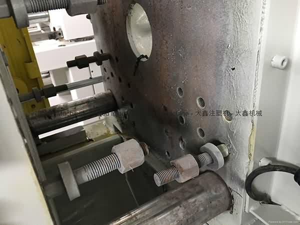 Best quality
Chen Hsong Supermaster SM90 used Injection Molding Machine for Austria Factory detail pictures