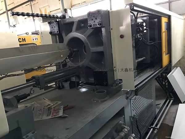 Rapid Delivery for
Chuan Lih Fa CLF-250t used Injection Molding Machine – Two Color Injection Molding Machine detail pictures