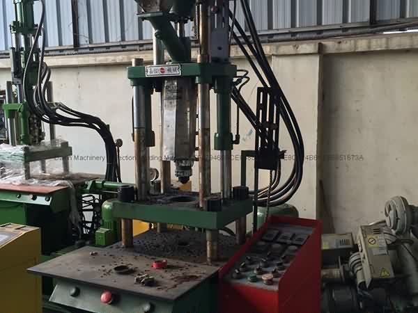 Discount Price
Kinki 25t used Vertical Injection Molding Machine to Iran Factories detail pictures