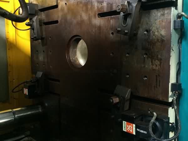 One of Hottest for
Chuan Lih Fa CLF-950TX used Injection Molding Machine Supply to New Orleans detail pictures
