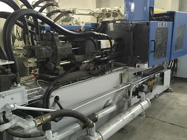 High reputation
Hwa Chin 160t two-color used Injection Molding Machine to Guatemala Importers detail pictures