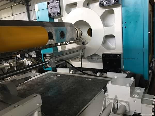 One of Hottest for
CLF-1000T (servo) used Injection Molding Machine to Factories detail pictures