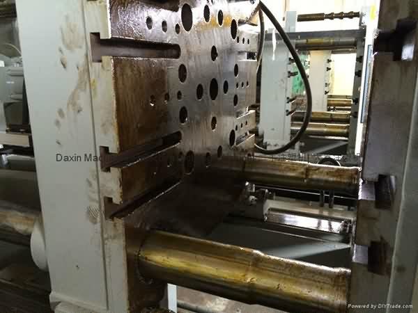 Low MOQ for
Chuan Lih Fa CLF-280t used Injection Molding Machine for Saudi Arabia Importers detail pictures