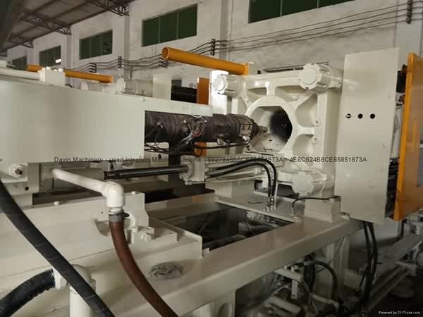 China Factory for
Kawaguchi 300t used Injection Molding Machine Wholesale to Algeria detail pictures