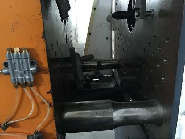 High reputation
Nanrong 250t used Injection Molding Machine to Orlando Manufacturers detail pictures