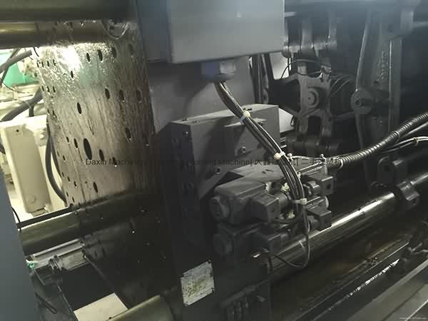 Professional Design
Haitian HTF200W2 used Injection Molding Machine for Qatar Manufacturers detail pictures