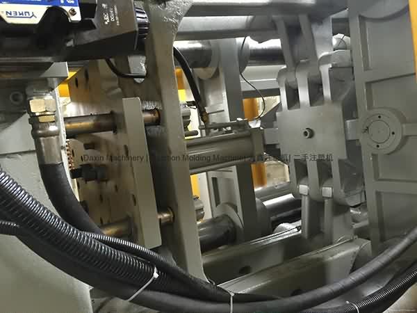Special Design for
Chuan Lih Fa CLF-1000T used Injection Molding Machine for Bahamas Manufacturer detail pictures