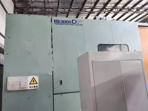 Toshiba 3000t used Injection Molding Machine for car bumper