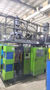 25L used Blow Molding Machine (screw 80mm)
